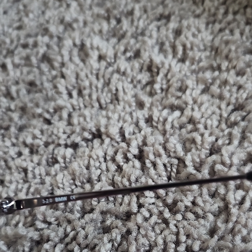 BMW Silver and Green Rimless Glasses - Picture 3 of 5